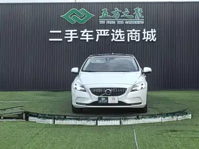Volvo V40 2018