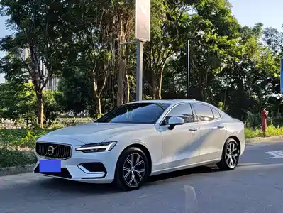 Volvo S60 2025