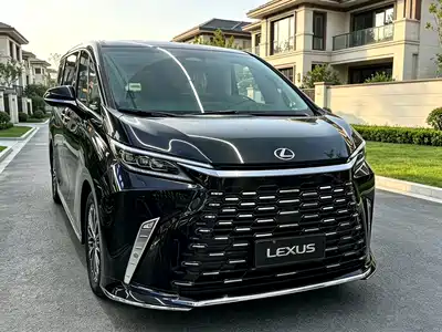 Lexus LM 2026