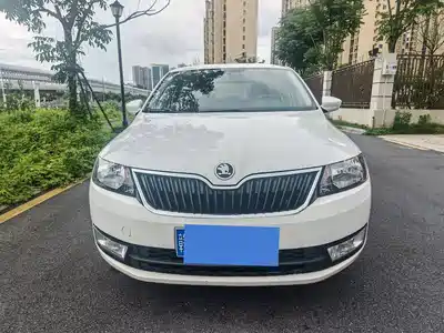 Škoda Rapid Spaceback 2016