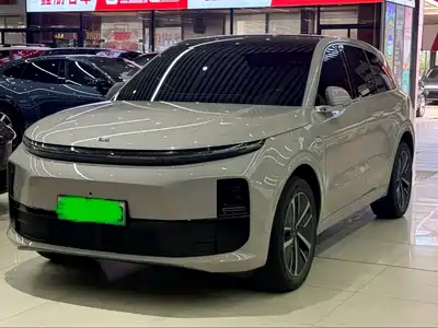 Li Auto L6 2025