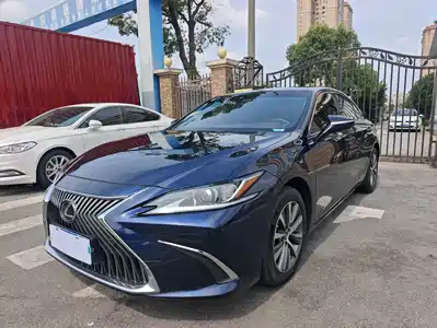 Lexus ES 2021