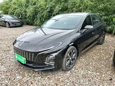 Hongqi E-QM5 2023