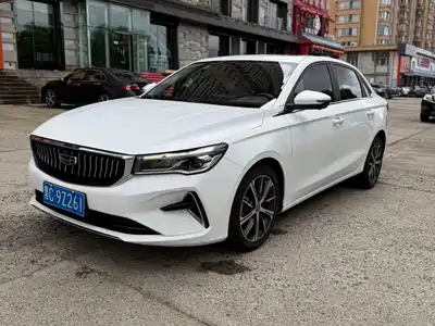 Geely Emgrand 2022