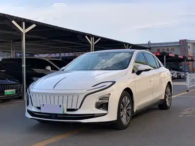 Hongqi E-QM5 2023
