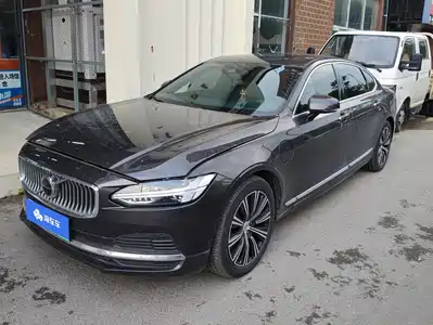 Volvo S90 Plug-in Hybrid 2021