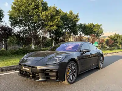 Porsche Panamera 2025