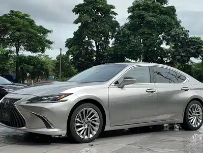 Lexus ES 2024