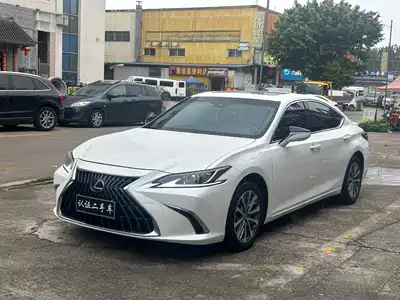 Lexus ES 2023