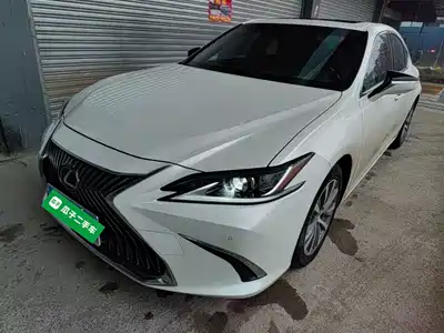 Lexus ES 2020
