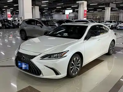 Lexus ES 2024