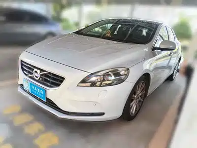 Volvo V40 2015