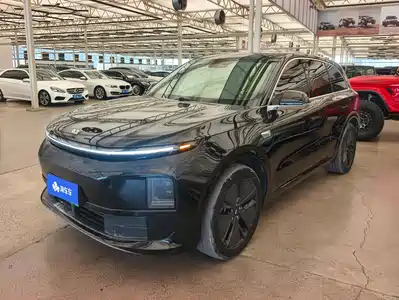 Li Auto L6 2025