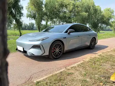 Geely Galaxy E8 2025