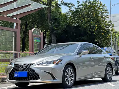 Lexus ES 2023