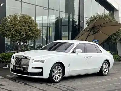 Rolls-Royce Ghost 2025