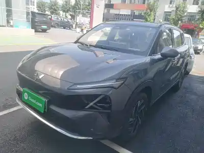 Wuling Motors Starlight S 2025