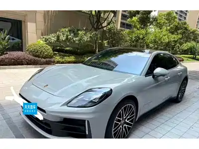 Porsche Panamera 2025