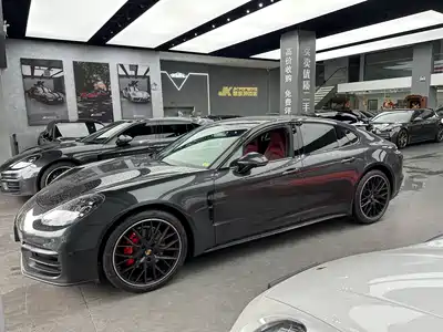Porsche Panamera 2021