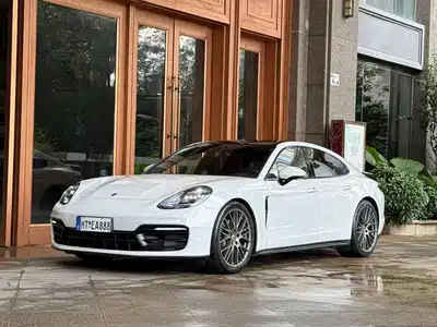 Porsche Panamera 2024