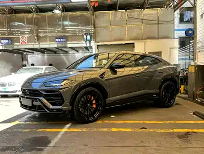 Lamborghini Urus 2024