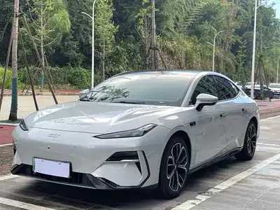 Geely Galaxy E8 2025