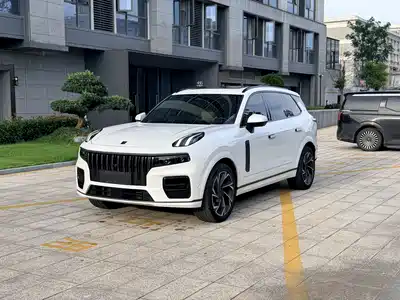 Lynk & Co 09 EM-P 2022