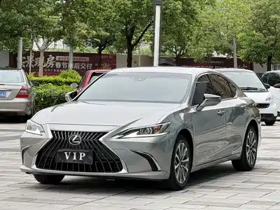 Lexus ES 2023