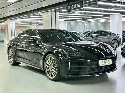 Porsche Panamera 2025