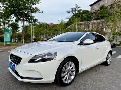 Volvo V40 2014