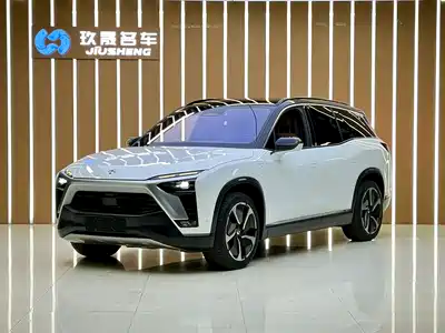 NIO ES8 2021
