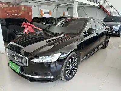 Volvo S90 Plug-in Hybrid 2023