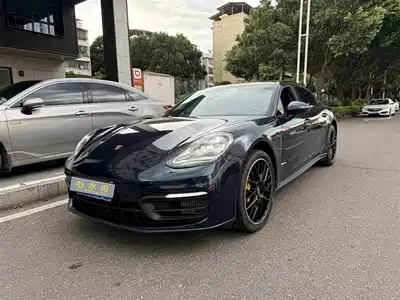 Porsche Panamera 2023