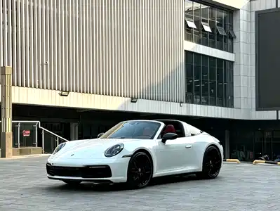 Porsche 911 2023