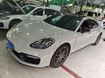 Porsche Panamera 2023