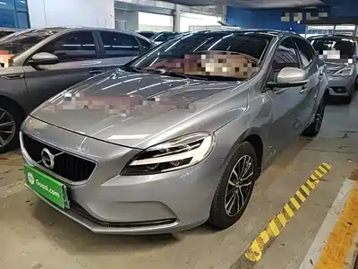 Volvo V40 2018