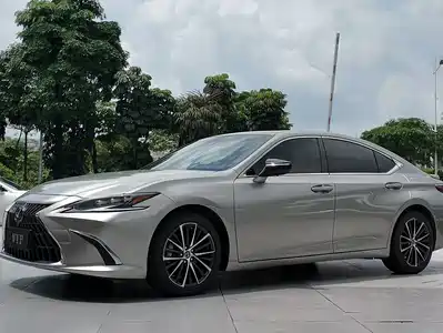 Lexus ES 2024