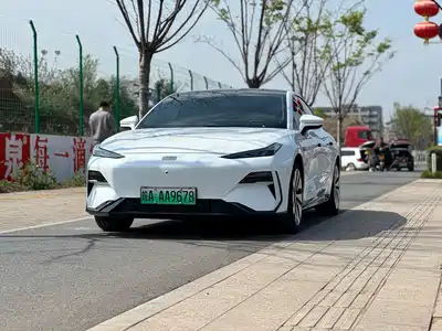 Geely Galaxy E8 2024