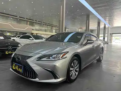 Lexus ES 2021