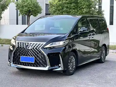 Lexus LM 2022