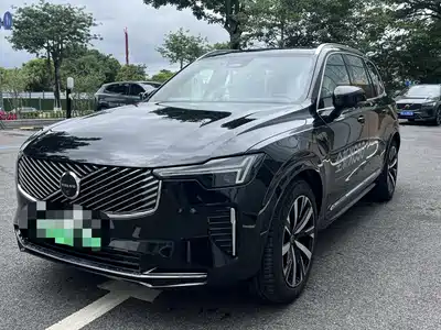 Volvo XC90 Plug-in Hybrid 2025