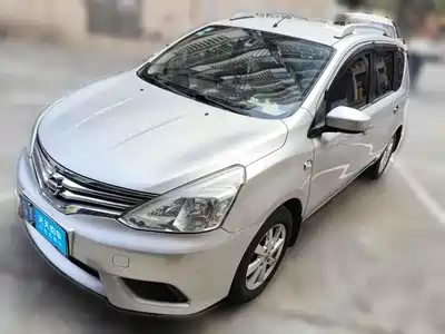 Nissan Livina 2016