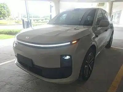 Li Auto L6 2025