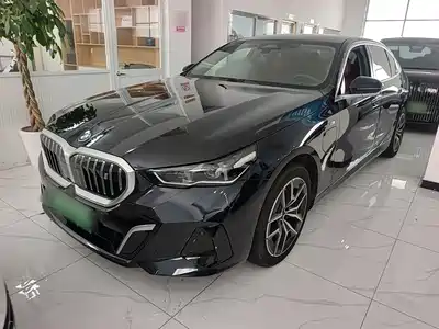 BMW i5 2025