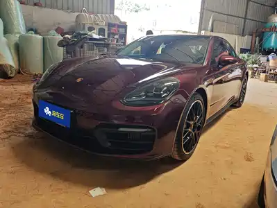 Porsche Panamera 2023