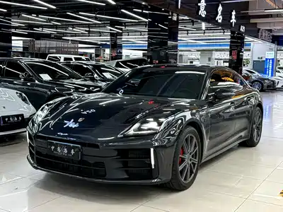 Porsche Panamera 2024