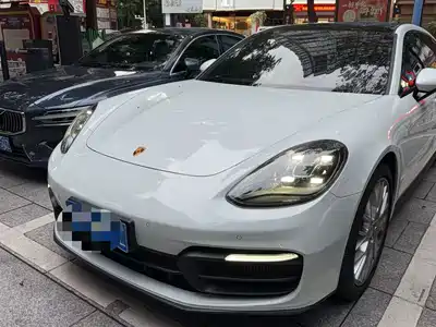 Porsche Panamera 2021