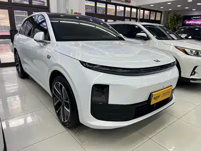 Li Auto L6 2025