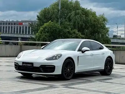 Porsche Panamera 2023
