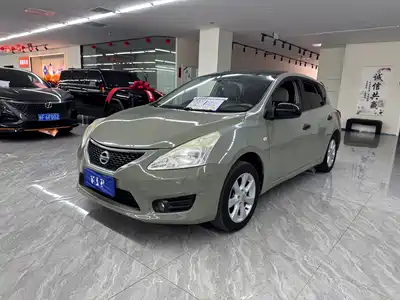Nissan Tiida 2014